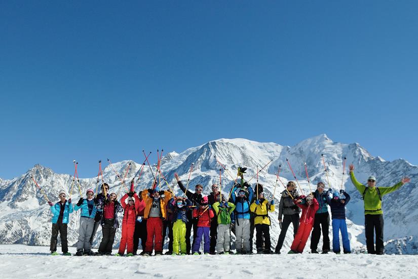 La cordée face au Mont Blanc.