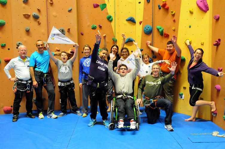 Tous devant les murs ce matin ! Escalade en salle !