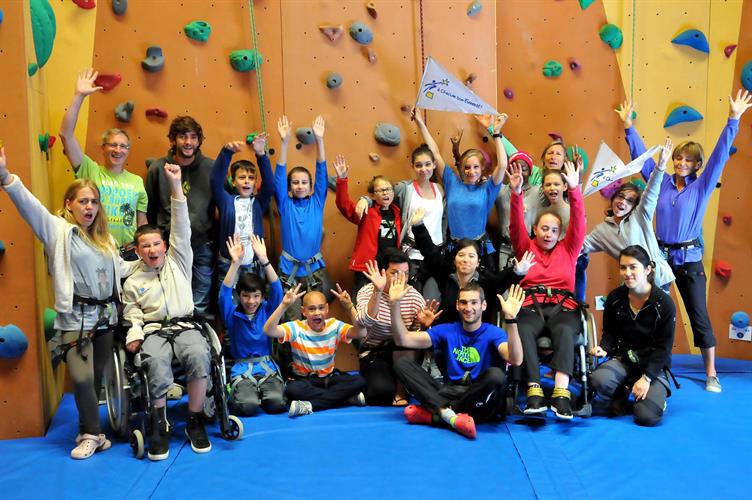 Tous au pied des voies ce matin ! Escalade en salle !