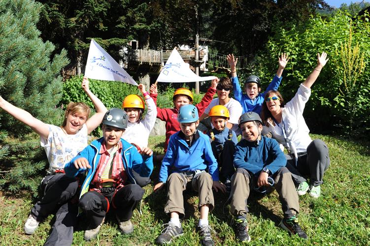 Enfilez vos casques les enfants, c