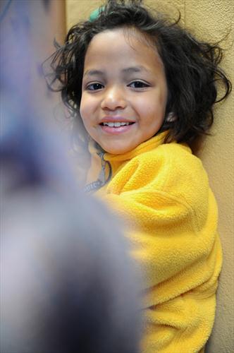 Eléna est venue avec son sourire bien sûr!