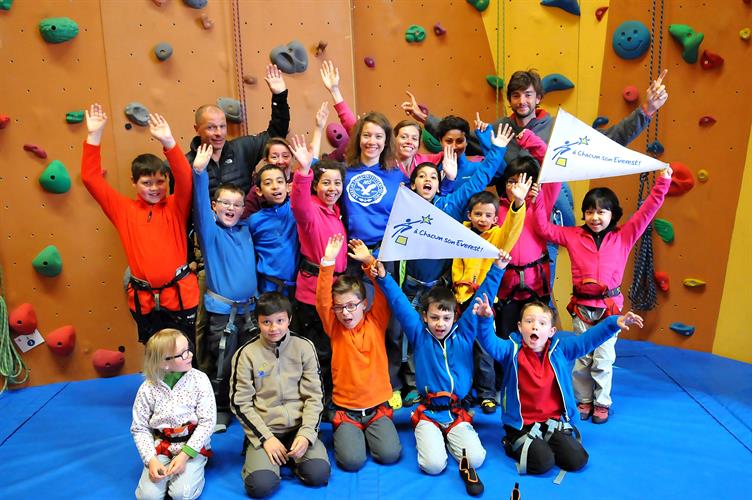 Petite photo de groupe au pied des voies !