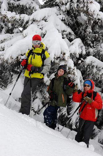 Un beau tapis de neige a recouvert les montagnes cette nuit!