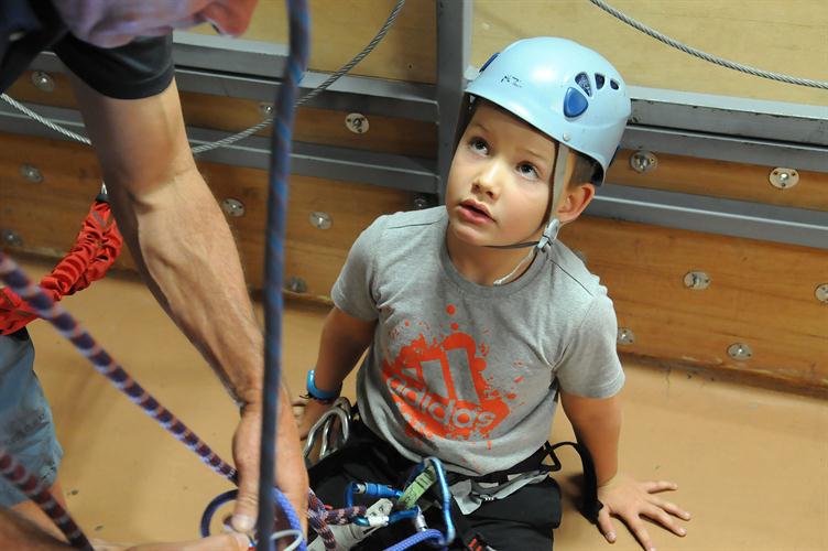 1er à se jeter dans les airs, le valeureux Benjamin !