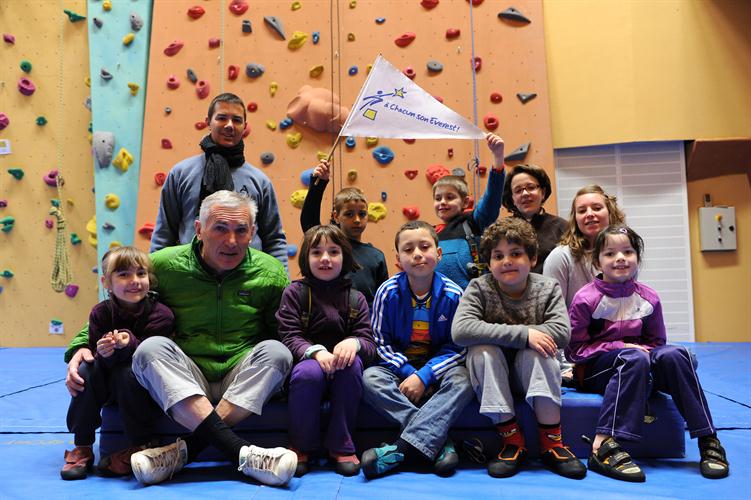 Un premier groupe dans la salle d