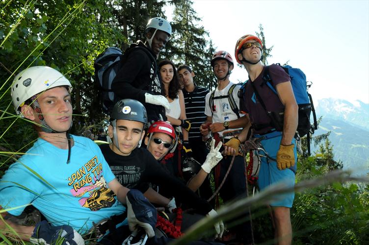 petite photo de groupe au pied de l