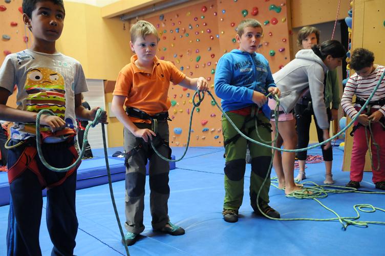Vous faites quoi là, un concours de pêche à la ligne?