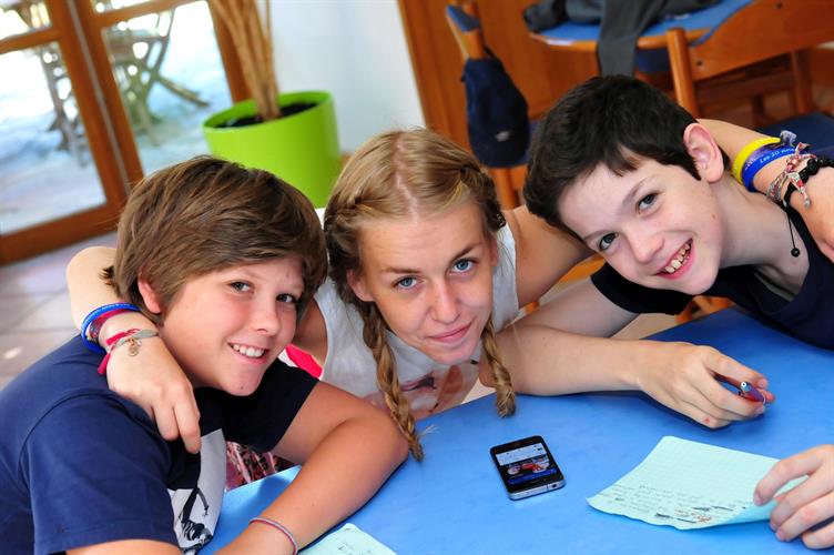 Trio au top de la bonne humeur: Théo, Margaux et Hugo !