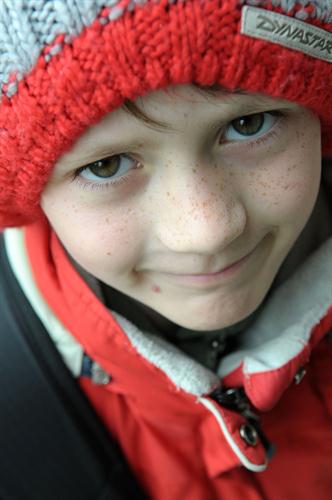 Léo, bien camouflé sous son bonnet, prêt pour la 1ère rando !