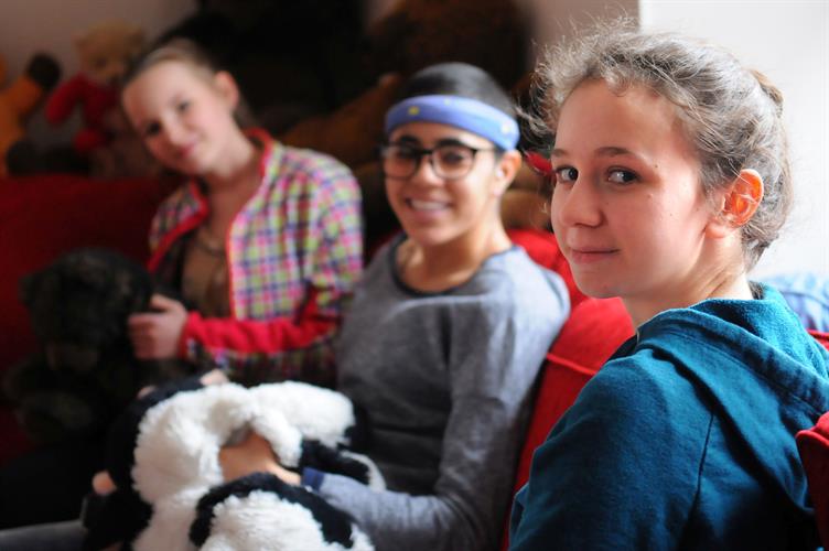 Détente au calme pour nos inséparables: Clémence, Fatima et Agathe.