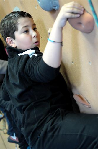 Filippo aux prises avec les prises ! Trop cool !
