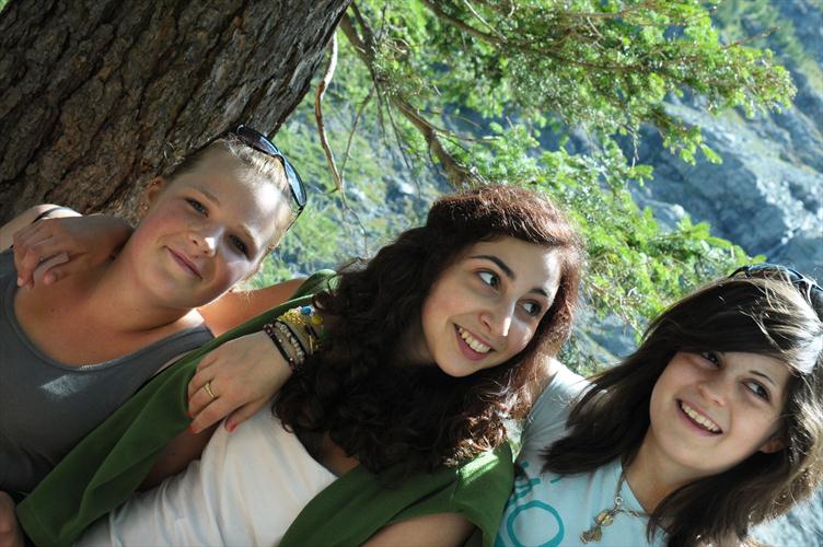 Trois grâce sous la glace aux sourires non figés ! (Johanna, Marine et Charlotte)
