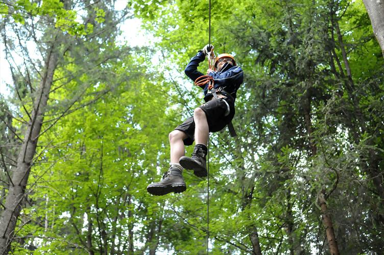 Filant dans les airs à la vitesse de l