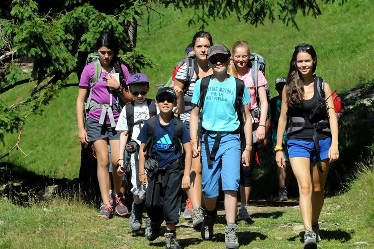Le groupe n°2 emmené par Madeleine à la découverte de la faune locale !