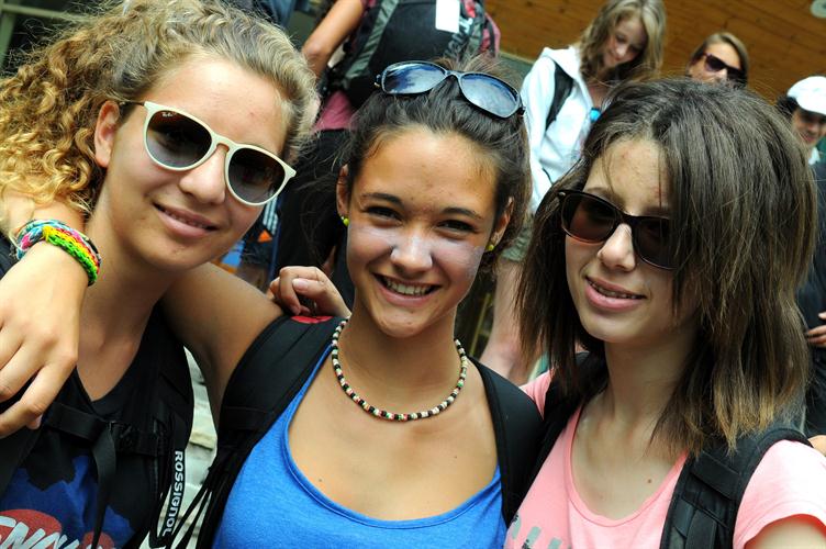 Un trio de randonneuses pretes à en découdre avec le sentier ! (Julia, Alexia et Sirine)