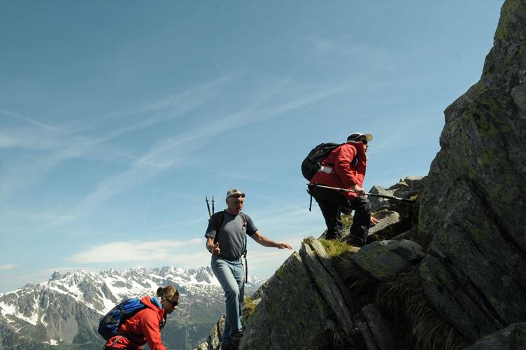 Stéphane devançant son guide Rolland pour tenter d