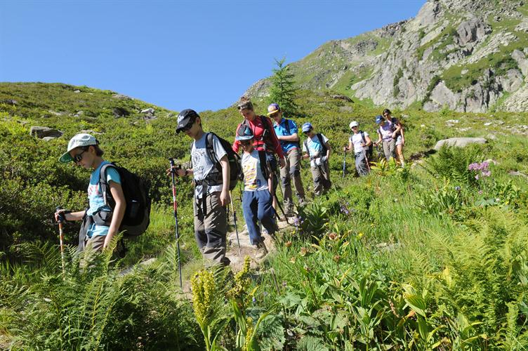 Les chemins se rétrécissent, tous en file indienne!