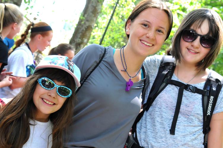 Un trio tout en sourire et bonne humeur, Lalie, Whitney et Axelle !
