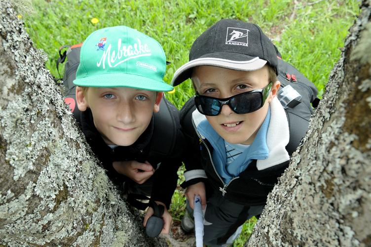 Sacha et Julien prennent la pose pendant la pause.
