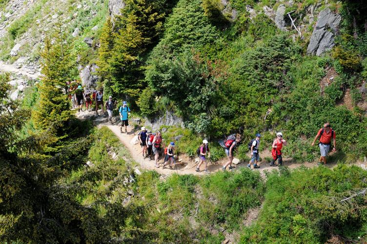 Le soleil cogne maintenant sérieusement ! Nous gérons nos efforts pour tenir toute la journée.