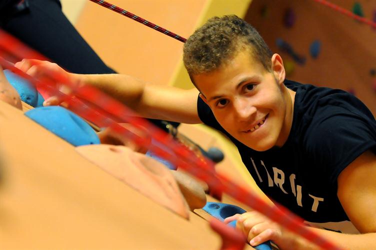 Lotfi emmène son sourire au sommet !