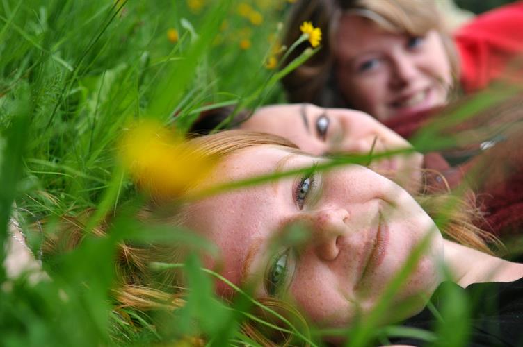 De beaux regards qui disent tout le bonheur de vivre ces instants au pied des cimes ! (Céline, Marine et Maëlys)