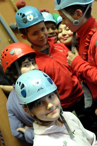 Casques vissés sur les têtes cet après-midi: Via ferrata !