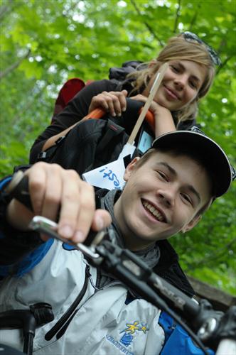 Deux concurrents sérieux pour le plus franc sourire de la semaine, rébecca et Antoine !