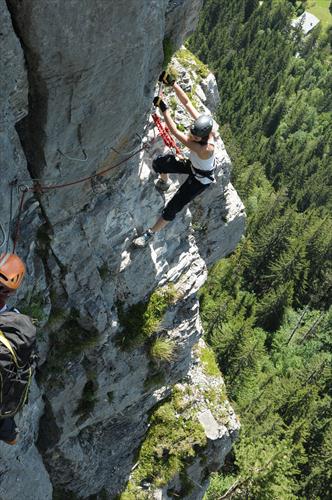 Marine, derrière Olivier et Simon, dans un passage ardu et vertigineux !