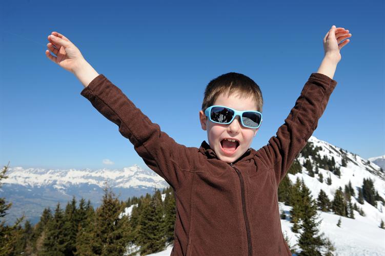Une petite pause, le sommet nous attend là-haut derrière Luka qui déborde de motivation!