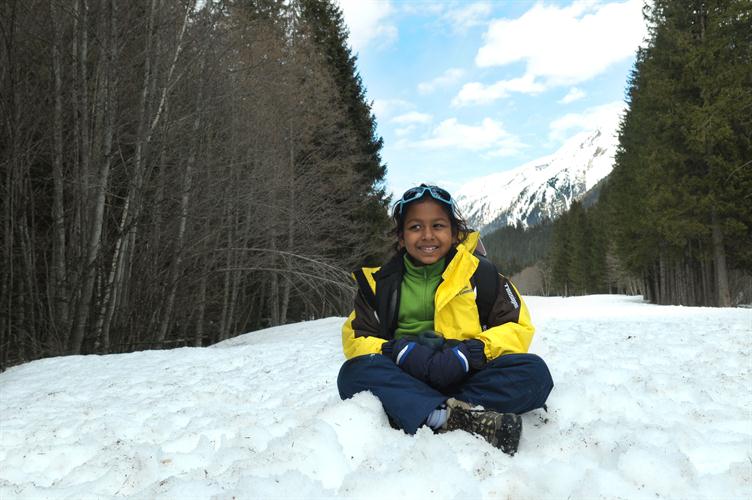 Sur son tapis de neige, la belle Milaina au repos !