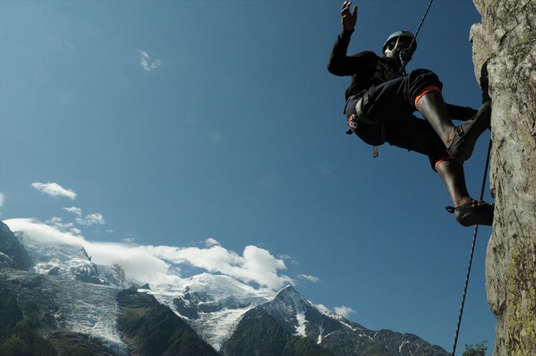 Olivier, ayant vaincu ses premières appréhensions, posé sur le Mt Blanc !