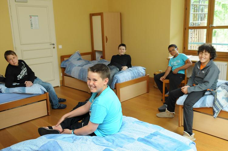 Présentation de nos chambre par une fine équipe ! Angelo, Robin, Stéphane, Antoine et Lucas.