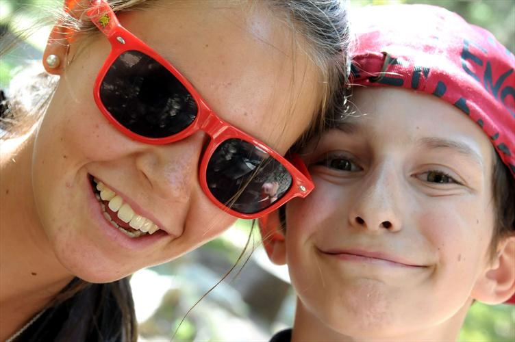 Le joli sourire de Madeleine en réponse à celui de Médéric !