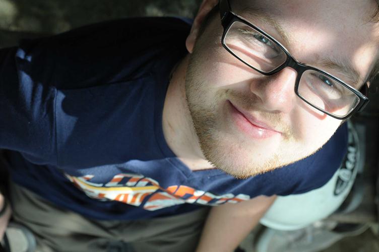 Roi de la varappe en pause ensoleillée, le lumineux Emilien !
