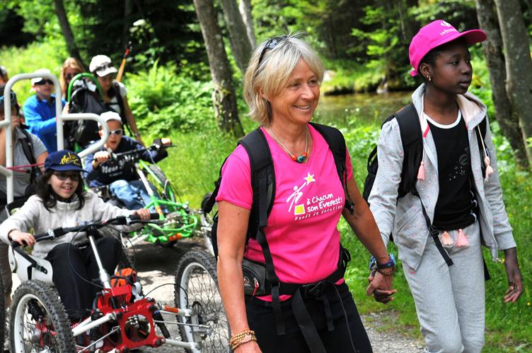 Aux avant-postes, ouvrant la voie à toute la bande, Christine et Hawa !