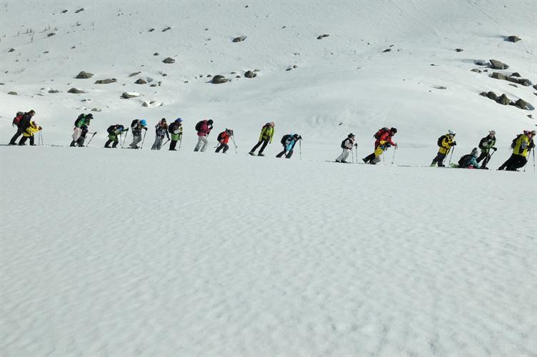 Nouveau départ ! Déjà plusieurs heures que nous avons entamé notre course !