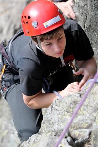 Thomas dans les failles du rocher !