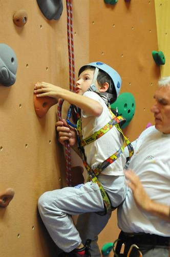 Ecole de descente en rappel ! Bon élève, Martin !