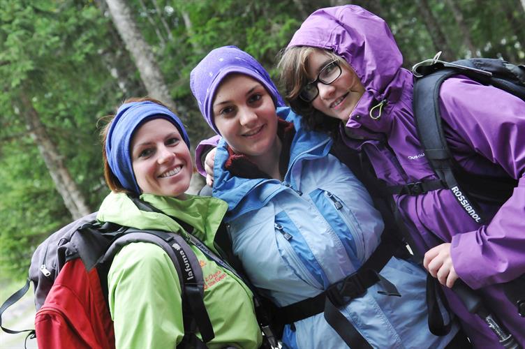 3 jolies plantes sous les gouttes: Caro, Marine et Chloé !