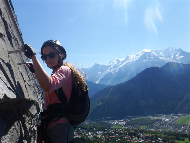 Laissant le Mont-Blanc dans son dos, la jolie Louise !