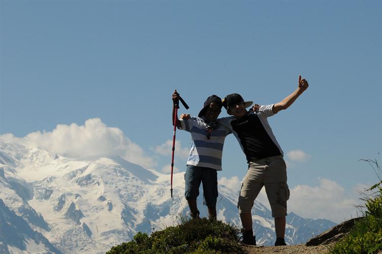 Deux fantaisites prenant la pose dans l