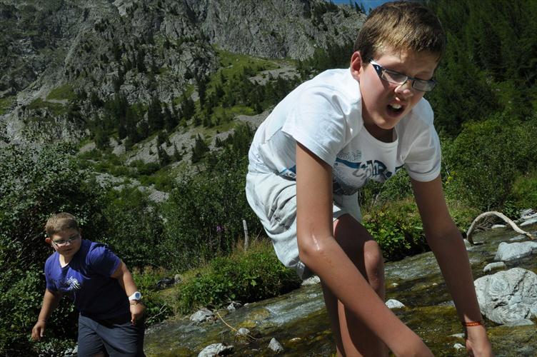 Quelques grimaces amusantes dans une eau à 7, 6 degrès selon les experts du coin ! (Guillaume et Mathias)