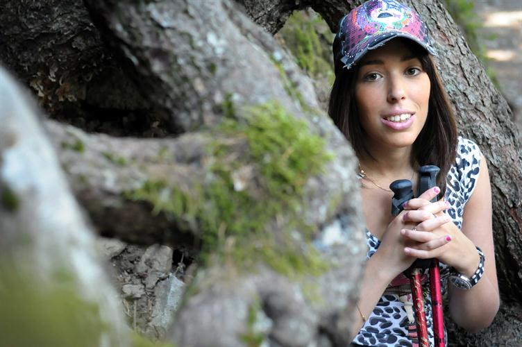Jeune et novice montagnarde déposant ses sourire en verts et doux refuge ! (Lynda)