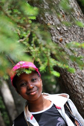 Petit portrait en verdure estivale, Hawa !