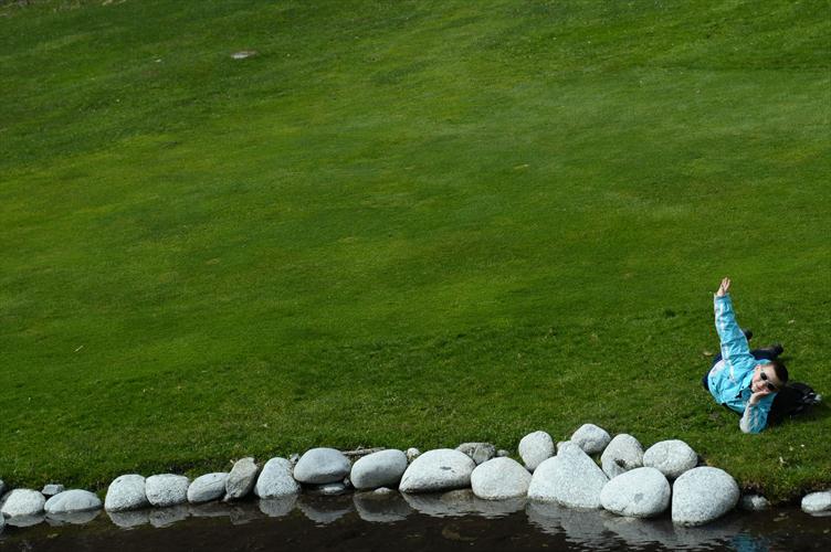 Repos fantasque sur le green pour Antoine !