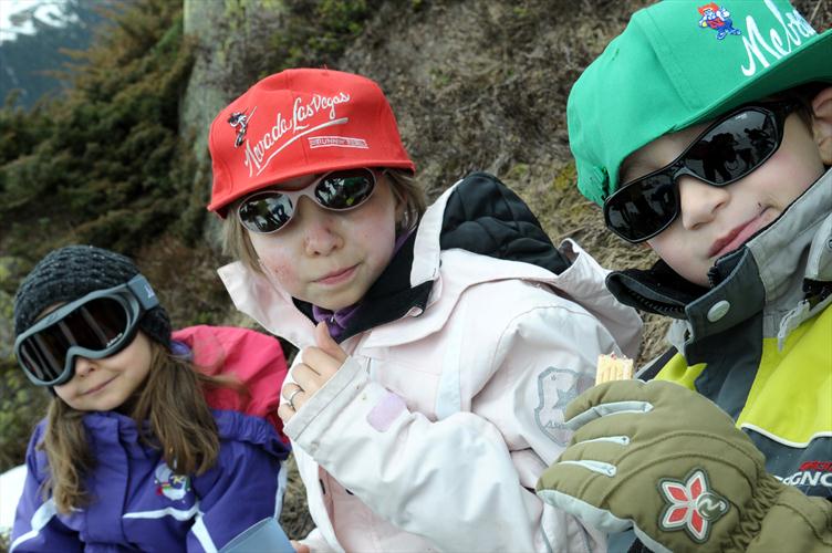 Audric, Laurine et Capucine en mode cool juste avant nos péripéties neigeuses !