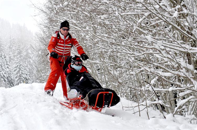 Voilà qu’il fonce dans les arbres maintenant ? Ils m’auront vraiment tout fait à Chamonix ! ( Geofrey)