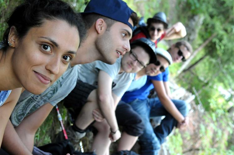 Groupe de têtes ! Toute la cordée en pause avant d