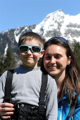 Jolis sourires devant les jolies montagnes...